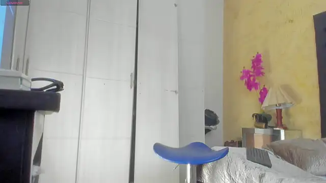VeronikaBloom  online show from 06/04/26, 05:35