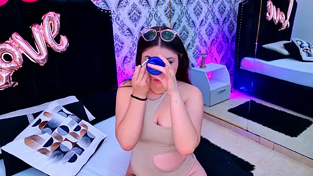 Mia Reize online show from 02/19/26, 12:34