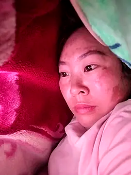 Snapshot of Yiyoongg chatting on 02/09/26, 09:19 Yiyoongg online show from 02/09/26, 09:19