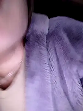 Snapshot of Yiyoongg chatting on 02/13/26, 12:34 Yiyoongg online show from 02/13/26, 12:34