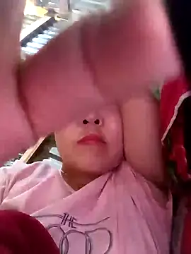 Snapshot of Yiyoongg chatting on 02/28/26, 05:30 Yiyoongg online show from 02/28/26, 05:30