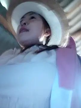 Yiyoongg online show from 04/14/26, 12:05