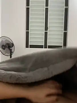 huyenzz online show from 02/19/26, 02:57