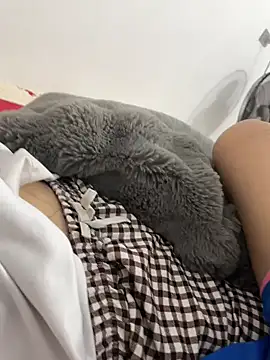 huyenzz online show from 02/23/26, 02:25