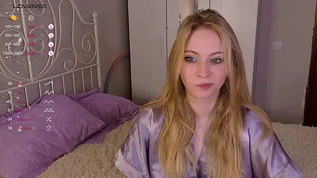 lilMelaniloveis online show from 03/30/26, 07:20