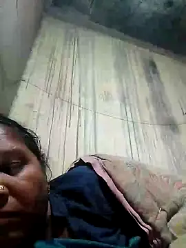 Snapshot of Loomaraj chatting on 02/20/26, 10:32 Loomaraj online show from 02/20/26, 10:32