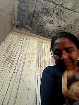 Snapshot of Loomaraj chatting on 03/04/26, 05:02 Loomaraj online show from 03/04/26, 05:02