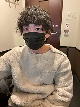 Snapshot of --ha-ru-- chatting on 02/18/26, 08:43 --ha-ru-- online show from 02/18/26, 08:43