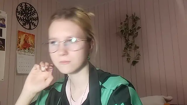 Snapshot of RunawayBr1de chatting on 02/25/26, 03:10 RunawayBr1de online show from 02/25/26, 03:10