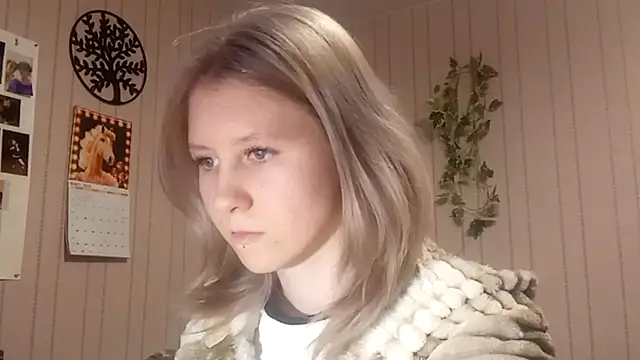 Snapshot of RunawayBr1de chatting on 03/04/26, 03:29 RunawayBr1de online show from 03/04/26, 03:29