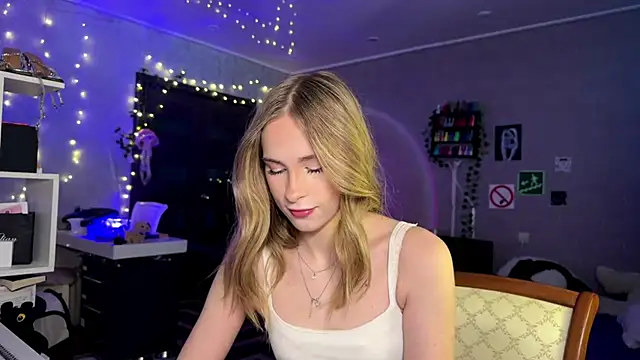 amily sunray online show from 04/16/26, 02:40