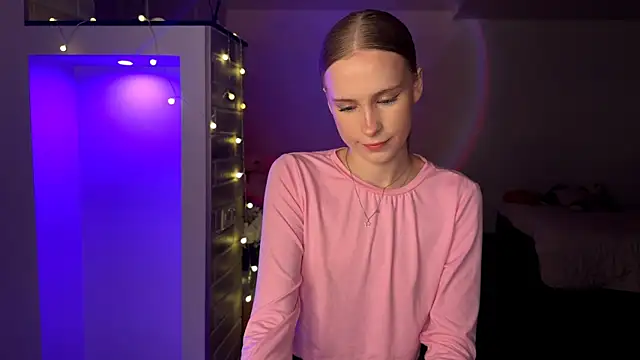 amily sunray online show from 07/13/26, 04:54