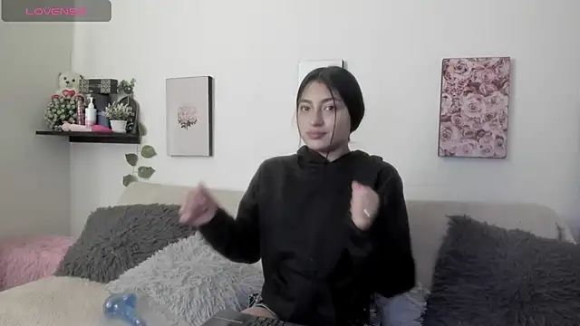 Snapshot of Alexaalove_1 chatting on 02/21/26, 01:01 Alexaalove 1 online show from 02/21/26, 01:01