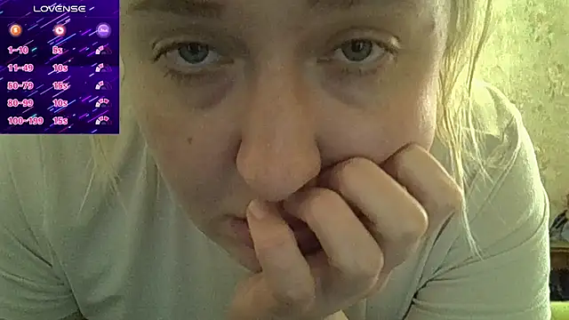 Snapshot of CurvyWild_Lady30 chatting on 04/22/26, 09:22 CurvyWild Lady30 online show from 04/22/26, 09:22