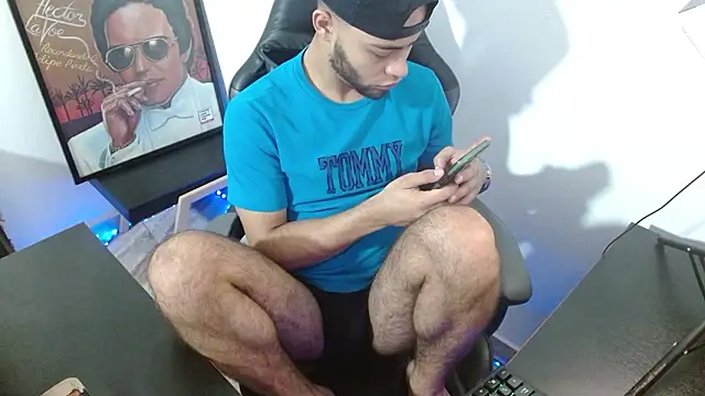 Snapshot of Xanderstone00 chatting on 02/11/26, 02:44 Xanderstone00 online show from 02/11/26, 02:44