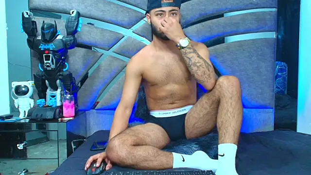 Xanderstone00 online show from 06/26/26, 07:13