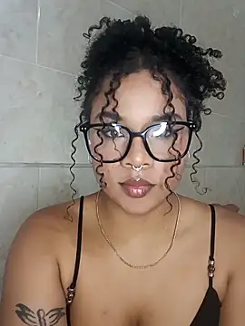 BrianaSweetxxx online show from 04/16/26, 03:51