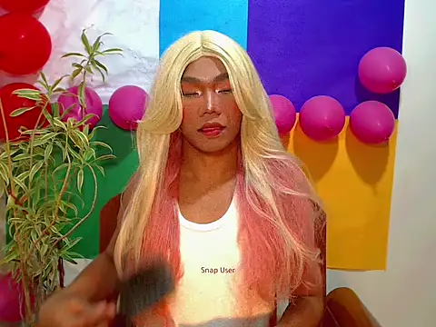 Snapshot of shopiaxox1 chatting on 02/21/26, 04:35 shopiaxox1 online show from 02/21/26, 04:35