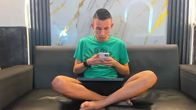 Isaak 26 online show from 03/19/26, 12:53