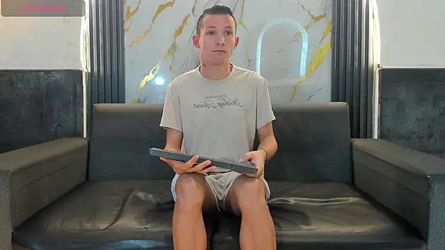 Isaak 26 online show from 04/20/26, 06:09