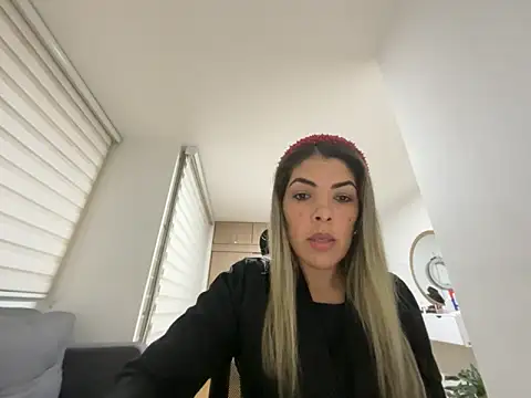 Encantadora Eva online show from 02/12/26, 01:11