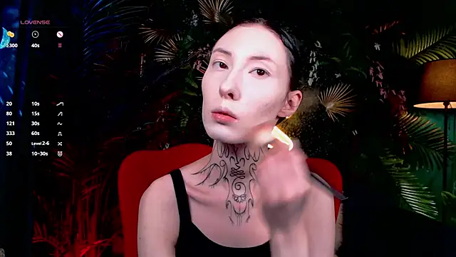 Snapshot of roxy_morrison_x chatting on 04/29/26, 03:43 roxy morrison x online show from 04/29/26, 03:43