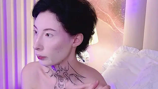 Snapshot of roxy_morrison_x chatting on 07/18/26, 03:33 roxy morrison x online show from 07/18/26, 03:33