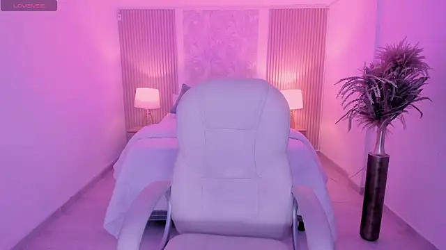 karol priston online show from 04/16/26, 03:07