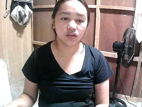 Snapshot of Cloudette_17 chatting on 02/23/26, 03:37 Cloudette 17 online show from 02/23/26, 03:37