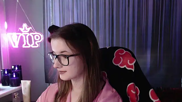 Snapshot of LunaXcherry chatting on 06/17/26, 05:36 LunaXcherry online show from 06/17/26, 05:36