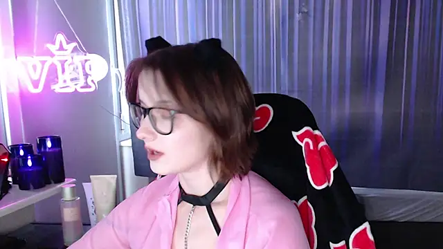 Snapshot of LunaXcherry chatting on 07/13/26, 05:38 LunaXcherry online show from 07/13/26, 05:38