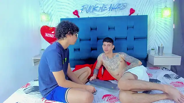 Snapshot of Adventurous_Boys chatting on 02/14/26, 06:26 Adventurous Boys online show from 02/14/26, 06:26