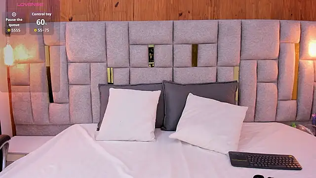 Snapshot of Nikky_Red_ chatting on 02/18/26, 03:57 Nikky Red online show from 02/18/26, 03:57