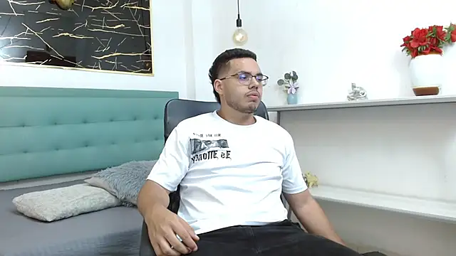 Snapshot of Trevor_Ash chatting on 02/11/26, 03:33 Trevor Ash online show from 02/11/26, 03:33