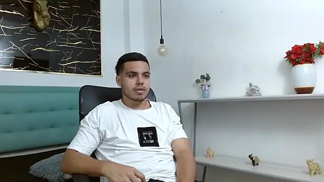 Snapshot of Trevor_Ash chatting on 02/12/26, 03:12 Trevor Ash online show from 02/12/26, 03:12