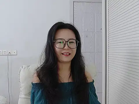 Snapshot of yunchui0101 chatting on 02/11/26, 06:51 yunchui0101 online show from 02/11/26, 06:51