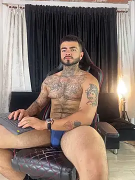 Snapshot of Benjii_Carter1 chatting on 03/04/26, 04:29 Benjii Carter1 online show from 03/04/26, 04:29