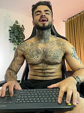 Snapshot of Benjii_Carter1 chatting on 07/02/26, 03:56 Benjii Carter1 online show from 07/02/26, 03:56