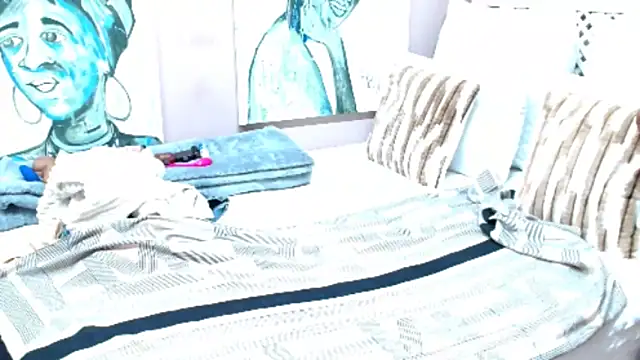 TyraHotxxx online show from 04/17/26, 04:59