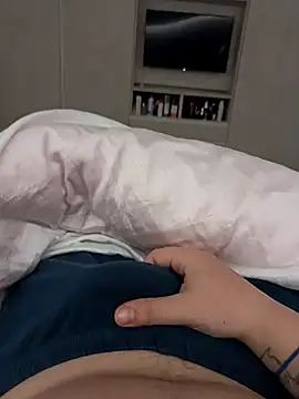 Snapshot of andrepix995 chatting on 02/27/26, 05:18 andrepix995 online show from 02/27/26, 05:18