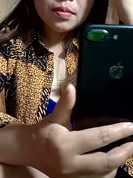 Snapshot of yun_2006 chatting on 03/03/26, 04:18 yun 2006 online show from 03/03/26, 04:18