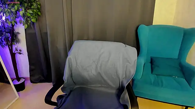 Snapshot of little__isabel chatting on 07/01/26, 08:05 little isabel online show from 07/01/26, 08:05