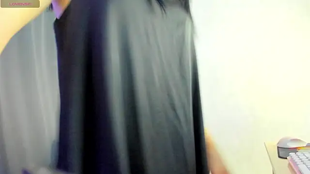 Snapshot of little__isabel chatting on 07/12/26, 01:29 little isabel online show from 07/12/26, 01:29