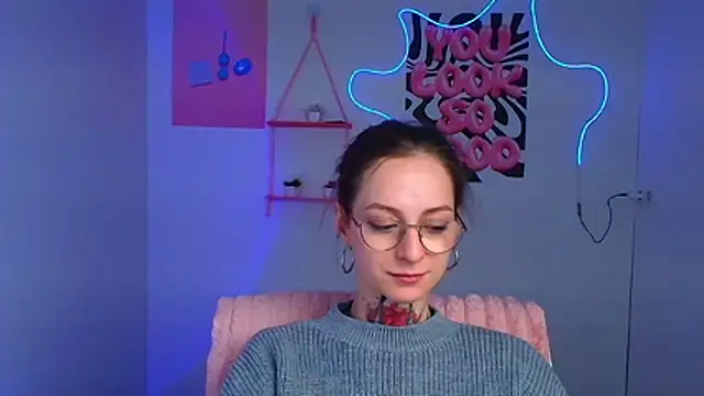 Esmi Winter online show from 02/15/26, 06:10