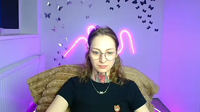 Esmi Winter online show from 04/02/26, 11:52