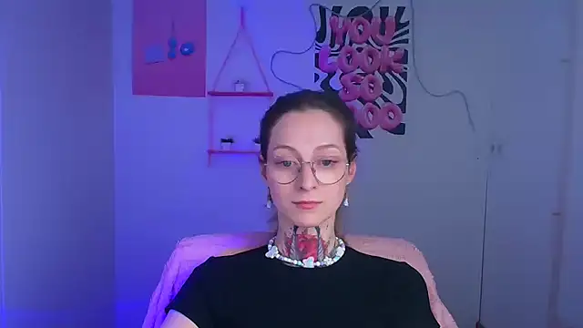 Esmi Winter online show from 04/20/26, 11:46