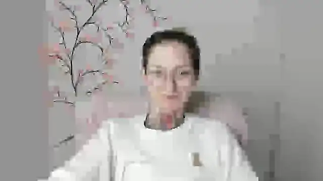 Esmi Winter online show from 05/18/26, 05:41