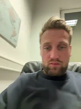 Snapshot of lovefuess chatting on 02/18/26, 05:42 lovefuess online show from 02/18/26, 05:42