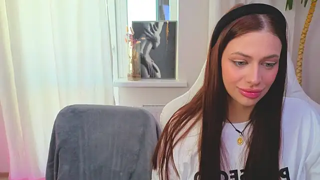 Sofia Plump online show from 04/15/26, 10:22