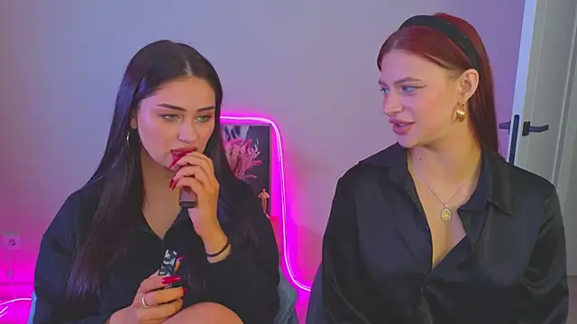 Sofia Plump online show from 06/05/26, 10:21